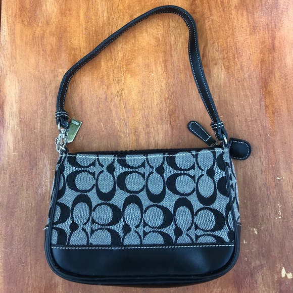 Small coach purse - Picture 2 of 3